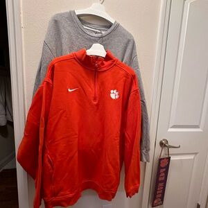 *(2) Bundle. Men’s Nike Clemson sweatshirts. (1 quarter zip) (CT 0010)